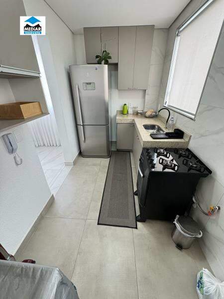 Apartamento à venda com 2 quartos, 60m² - Foto 15