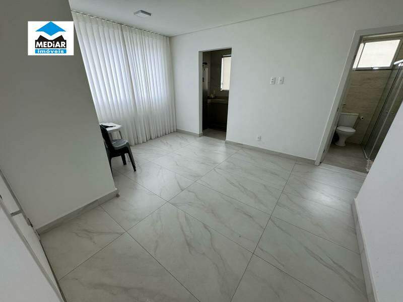 Apartamento à venda com 2 quartos, 60m² - Foto 5