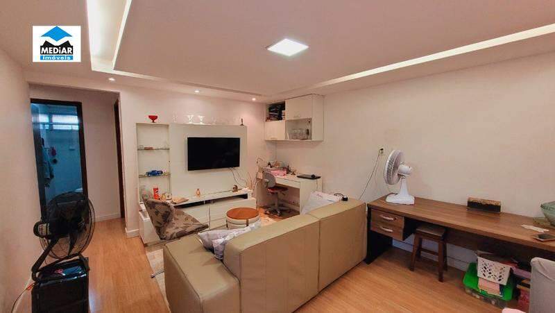 Apartamento à venda com 3 quartos, 90m² - Foto 2