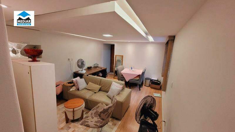 Apartamento à venda com 3 quartos, 90m² - Foto 3