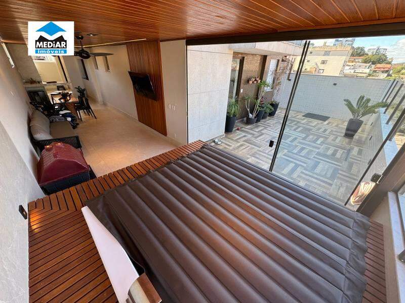 Apartamento à venda com 3 quartos, 202m² - Foto 5