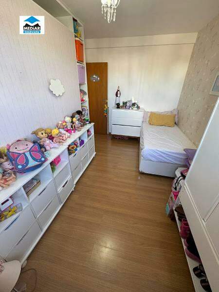 Apartamento à venda com 3 quartos, 202m² - Foto 19