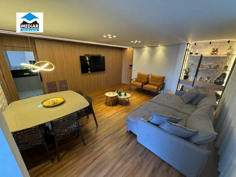 Apartamento à venda com 3 quartos, 202m² - Foto 9