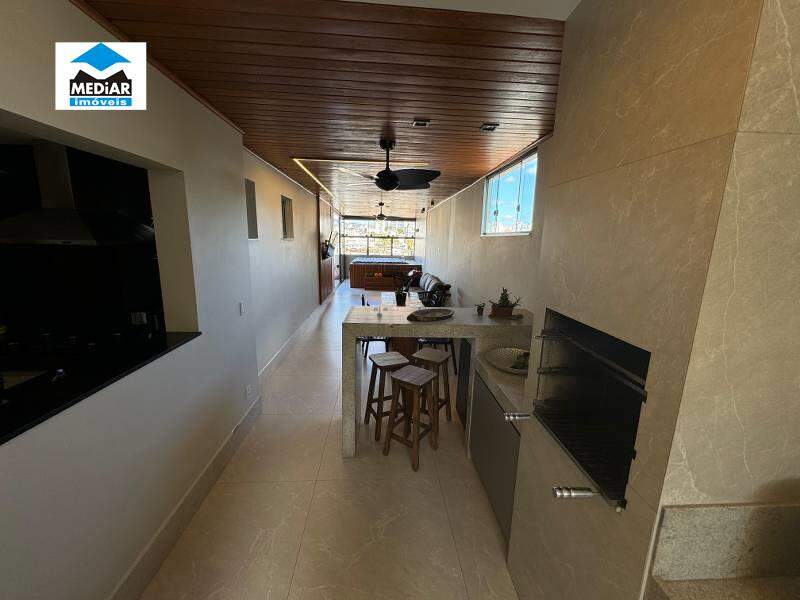 Apartamento à venda com 3 quartos, 202m² - Foto 7