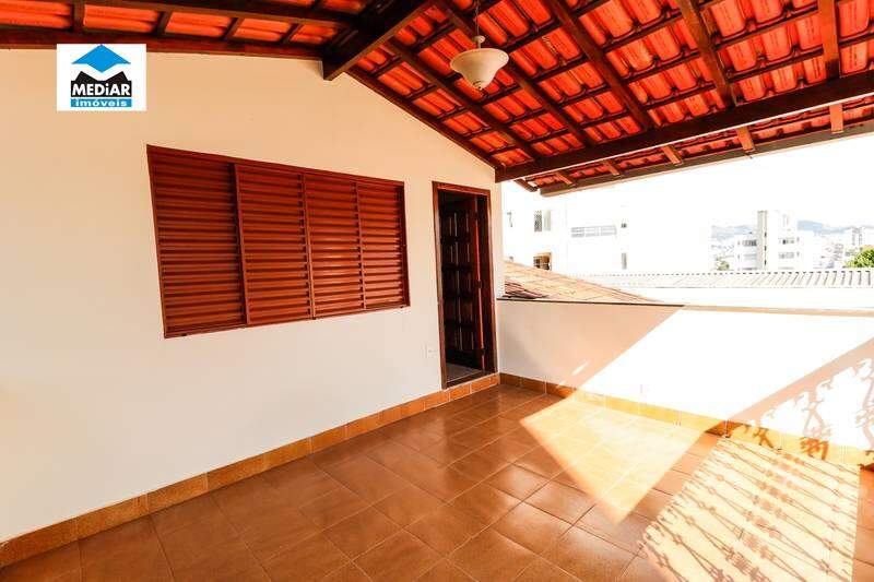 Casa à venda com 4 quartos, 400m² - Foto 10