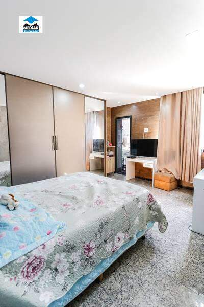 Casa à venda com 4 quartos, 400m² - Foto 17