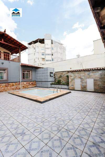 Casa à venda com 4 quartos, 400m² - Foto 25