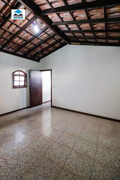 Casa à venda com 4 quartos, 400m² - Foto 7