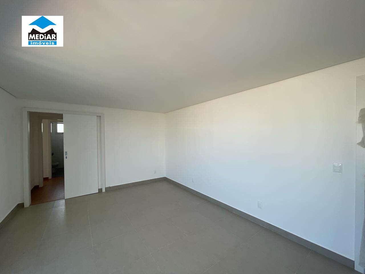 Apartamento à venda com 2 quartos, 61m² - Foto 3