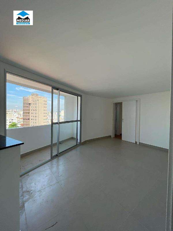 Apartamento à venda com 2 quartos, 61m² - Foto 4