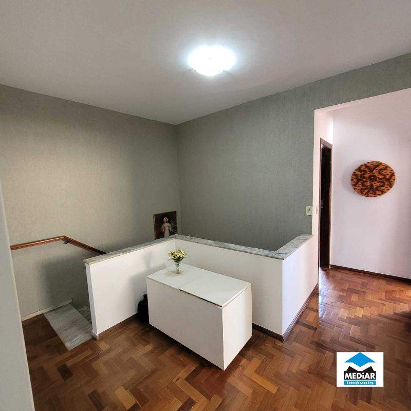 Casa à venda com 4 quartos, 253m² - Foto 16