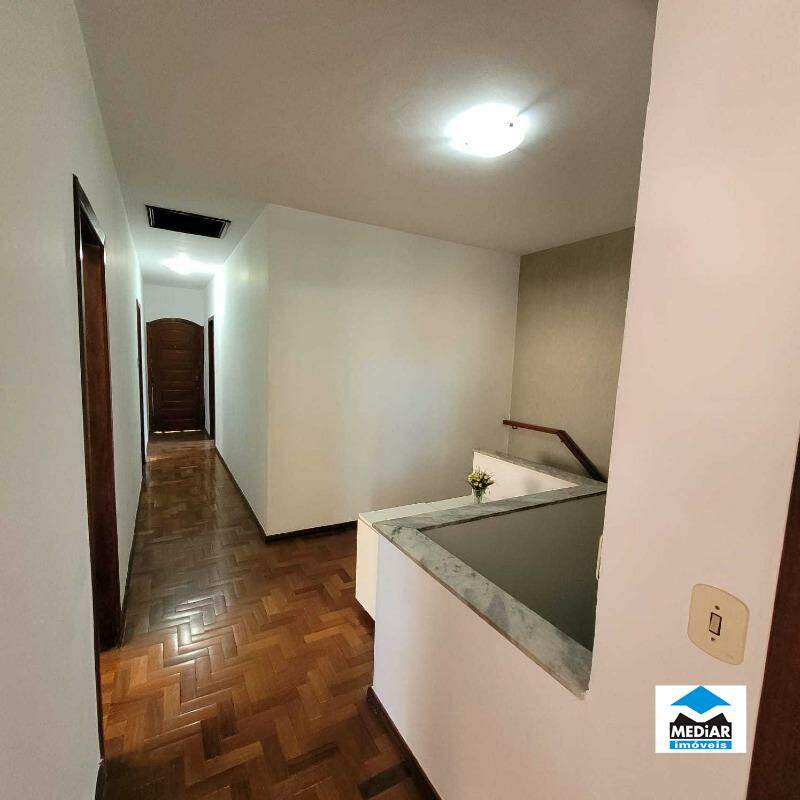 Casa à venda com 4 quartos, 253m² - Foto 21