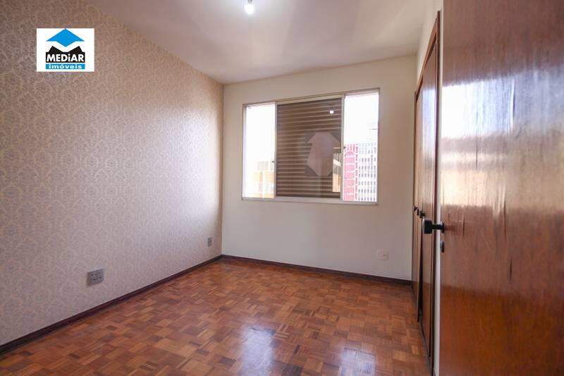 Apartamento à venda com 4 quartos, 190m² - Foto 11