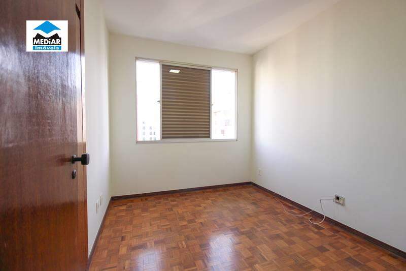 Apartamento à venda com 4 quartos, 190m² - Foto 13