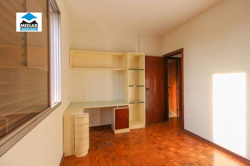 Apartamento à venda com 4 quartos, 190m² - Foto 16