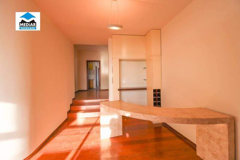 Apartamento à venda com 4 quartos, 190m² - Foto 1