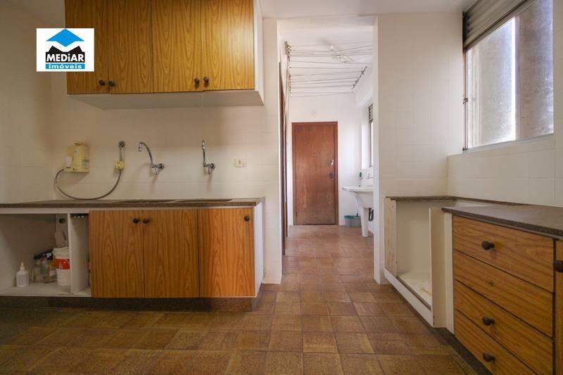 Apartamento à venda com 4 quartos, 190m² - Foto 6