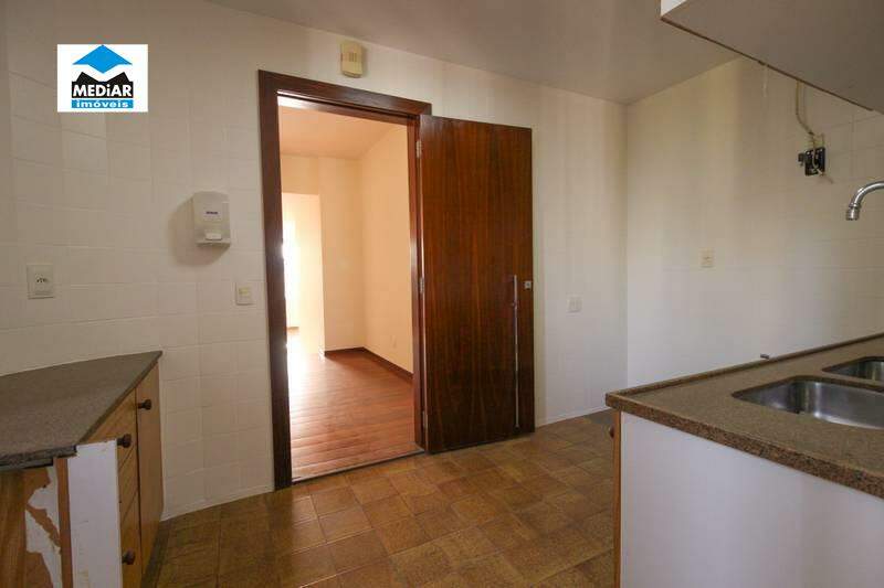 Apartamento à venda com 4 quartos, 190m² - Foto 7