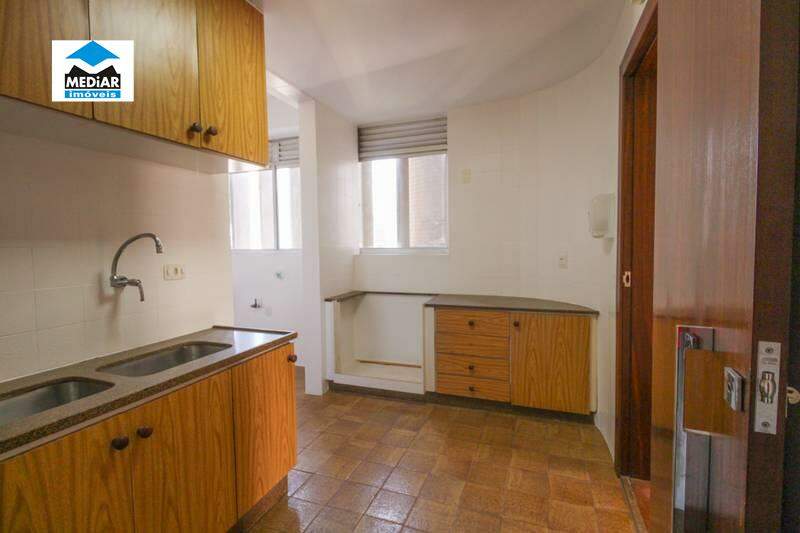 Apartamento à venda com 4 quartos, 190m² - Foto 8