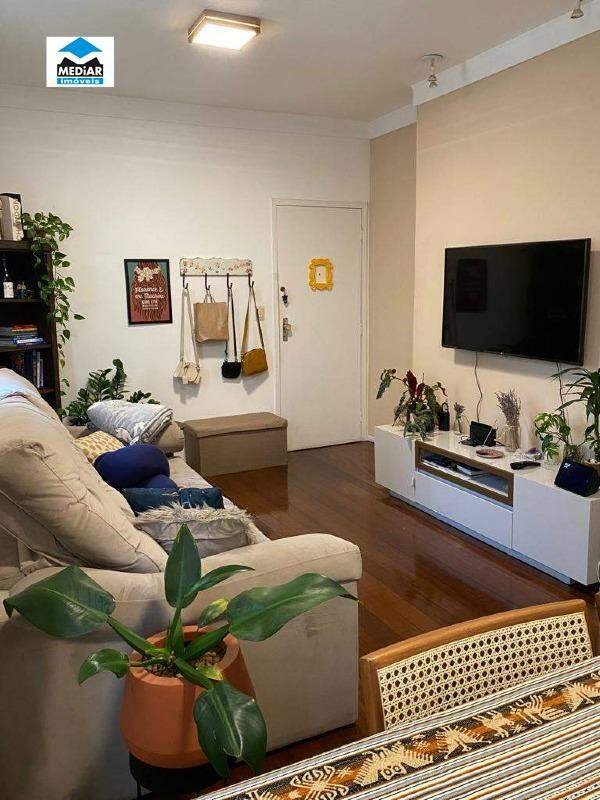 Apartamento à venda com 2 quartos, 75m² - Foto 3