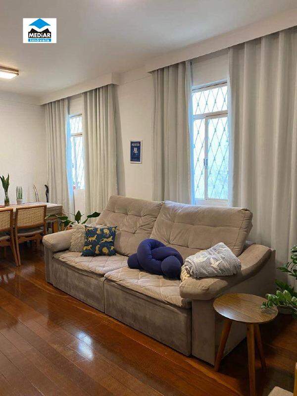 Apartamento à venda com 2 quartos, 75m² - Foto 2