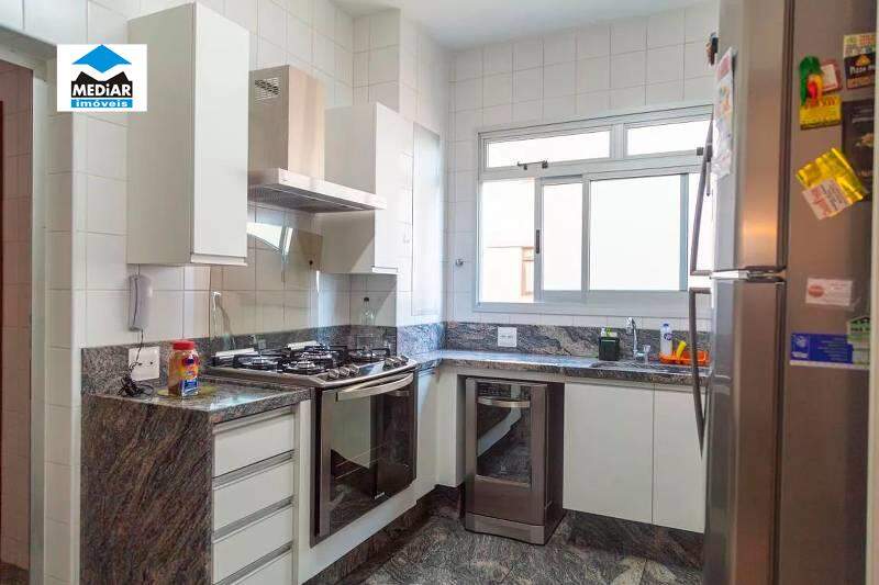 Apartamento à venda com 4 quartos, 178m² - Foto 18