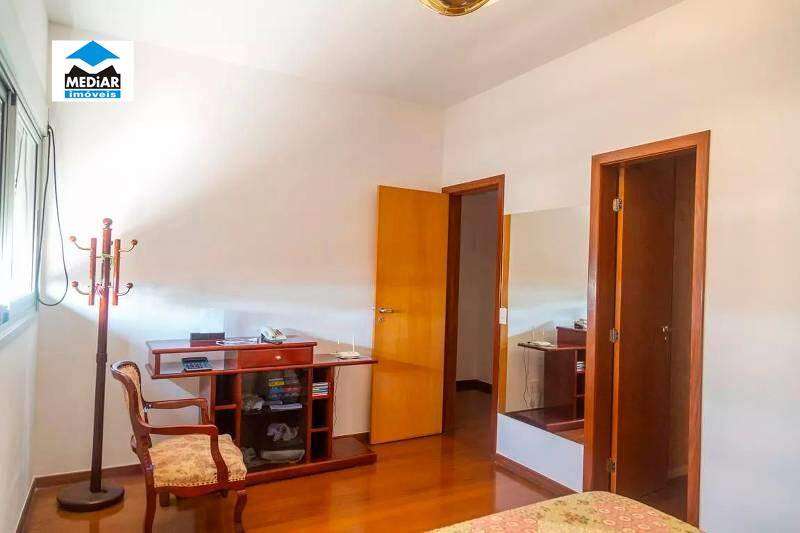 Apartamento à venda com 4 quartos, 178m² - Foto 17