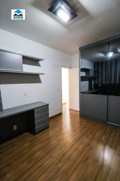 Apartamento à venda com 4 quartos, 135m² - Foto 10