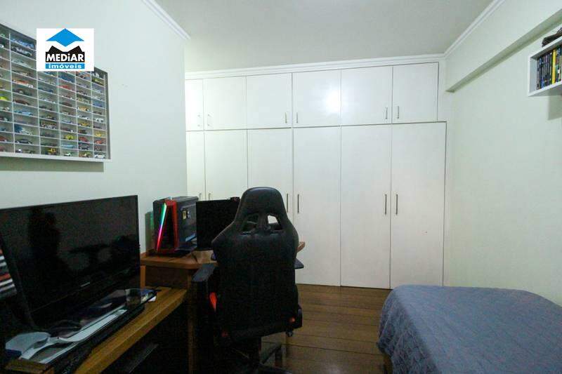 Apartamento à venda com 3 quartos, 110m² - Foto 11