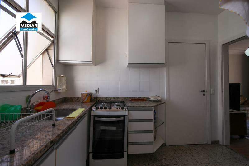 Apartamento à venda com 3 quartos, 90m² - Foto 14