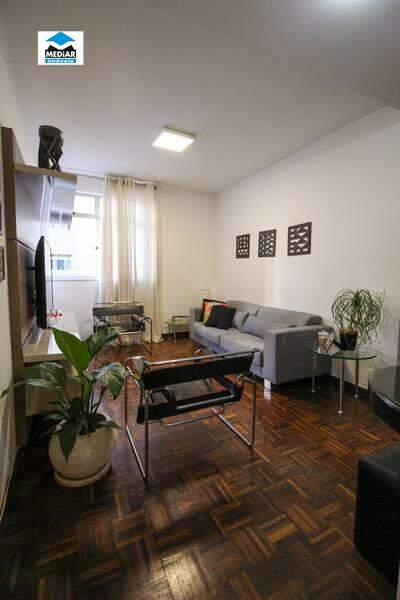 Apartamento à venda com 3 quartos, 90m² - Foto 1