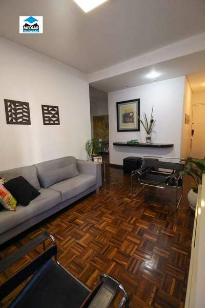 Apartamento à venda com 3 quartos, 90m² - Foto 2