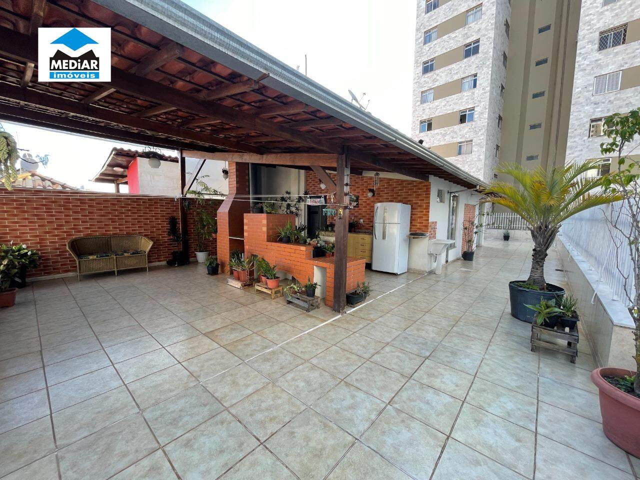 Cobertura à venda com 4 quartos, 440m² - Foto 2