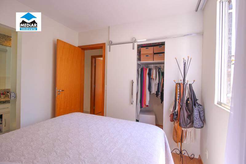 Apartamento à venda com 2 quartos, 60m² - Foto 11