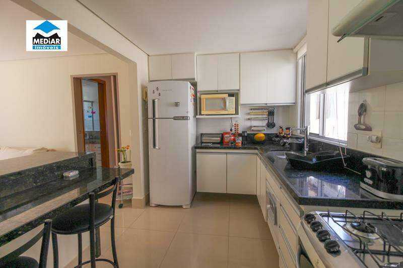 Apartamento à venda com 2 quartos, 60m² - Foto 4