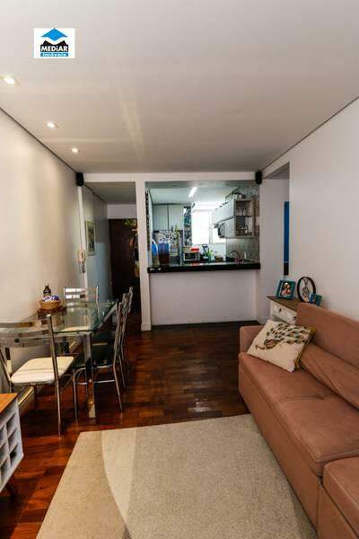 Apartamento à venda com 2 quartos, 60m² - Foto 2