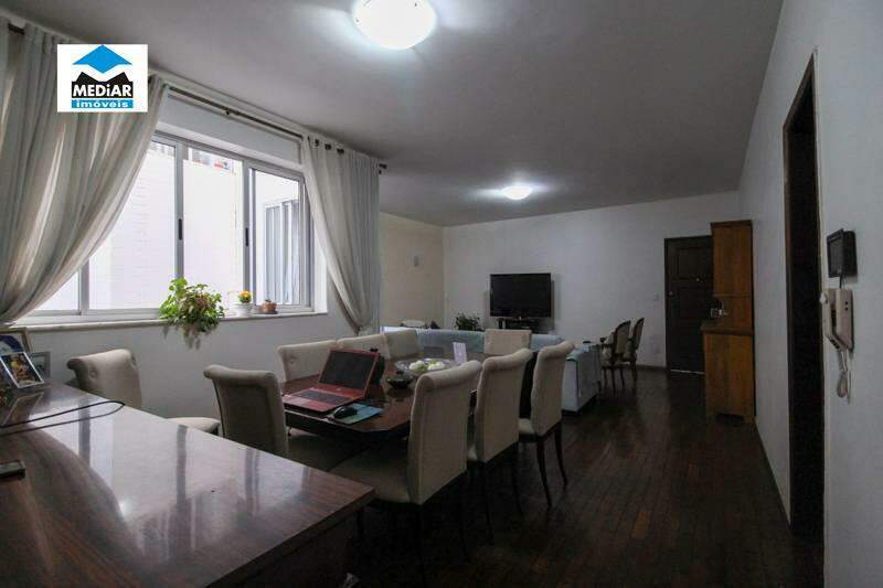 Apartamento à venda com 4 quartos, 159m² - Foto 1