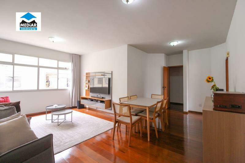 Apartamento à venda com 4 quartos, 165m² - Foto 1