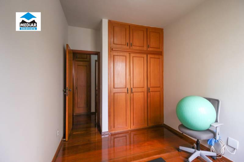 Apartamento à venda com 4 quartos, 165m² - Foto 17