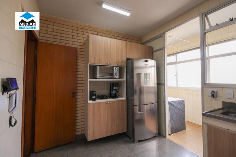 Apartamento à venda com 4 quartos, 165m² - Foto 8