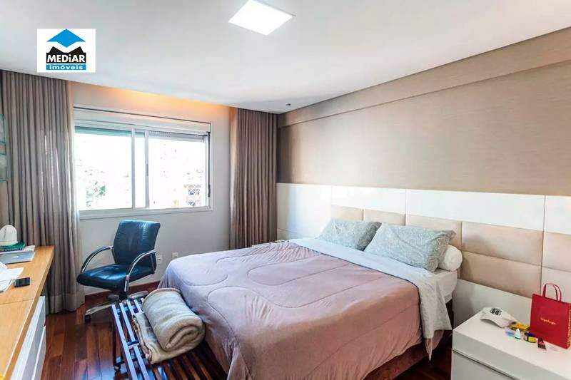 Apartamento à venda com 4 quartos, 200m² - Foto 6