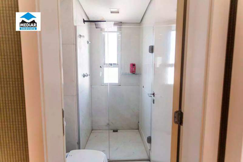 Apartamento à venda com 4 quartos, 200m² - Foto 9