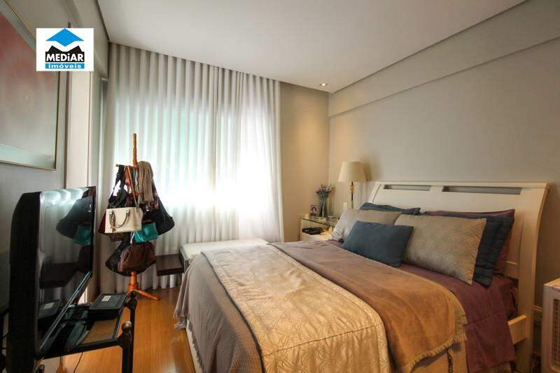 Apartamento à venda com 2 quartos, 67m² - Foto 3