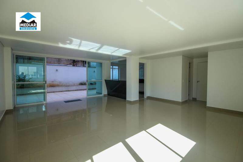 Apartamento à venda com 2 quartos, 67m² - Foto 12