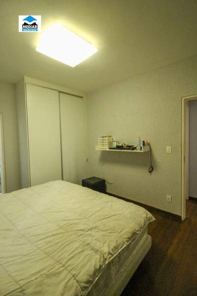 Apartamento à venda com 3 quartos, 200m² - Foto 15