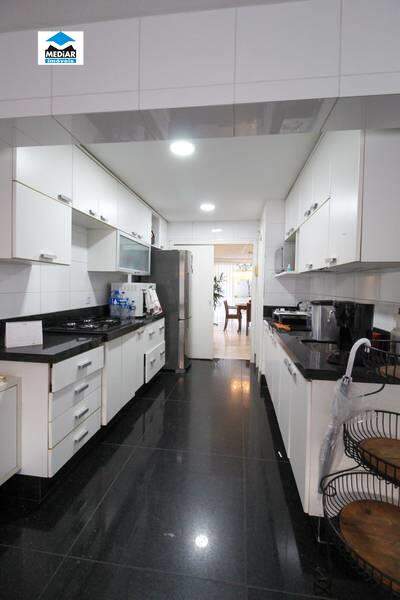 Apartamento à venda com 3 quartos, 200m² - Foto 20