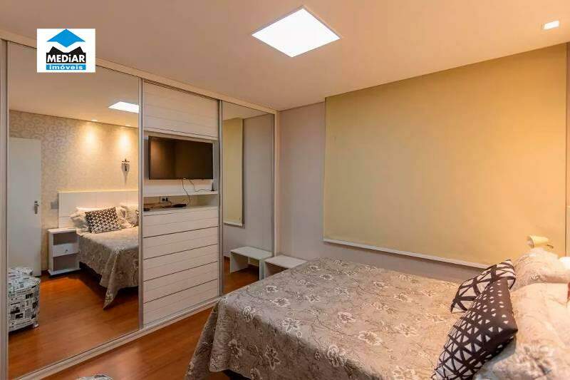 Apartamento à venda com 3 quartos, 110m² - Foto 4