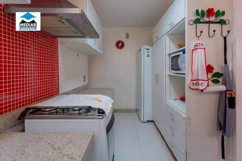 Apartamento à venda com 3 quartos, 110m² - Foto 9