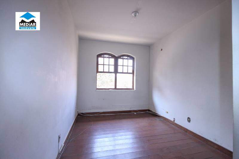 Casa à venda com 5 quartos, 318m² - Foto 25