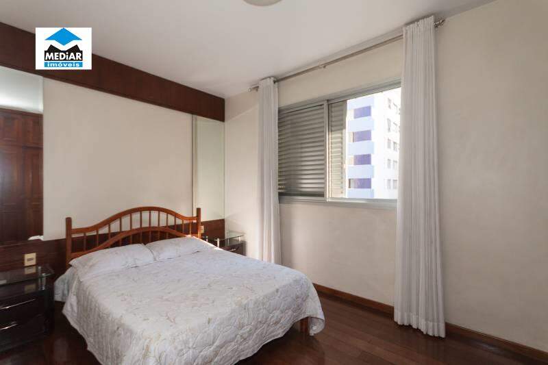 Apartamento à venda com 4 quartos, 152m² - Foto 9